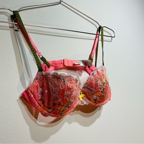 Beautiful Victoria's Secret Pink and Green Floral Lace Bra 34B. Embroidery Lace - Picture 6 of 10